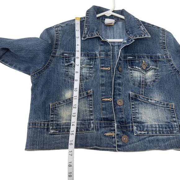 Xhilaration Womens Cropped Denim Jacket SZ XL Blue Button Front Distressed Style - Picture 5 of 15